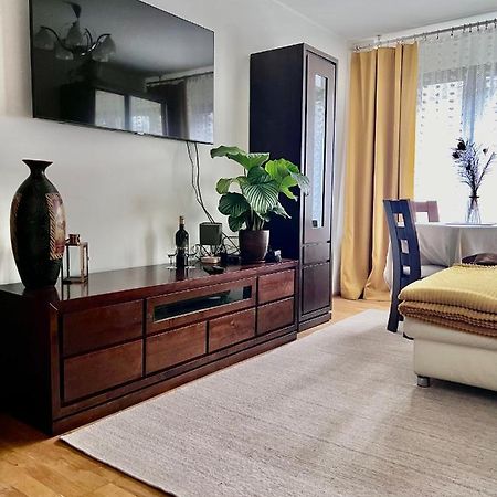 Yellow Apartment Airport Galeria Mokotow Netflix Warschau Buitenkant foto