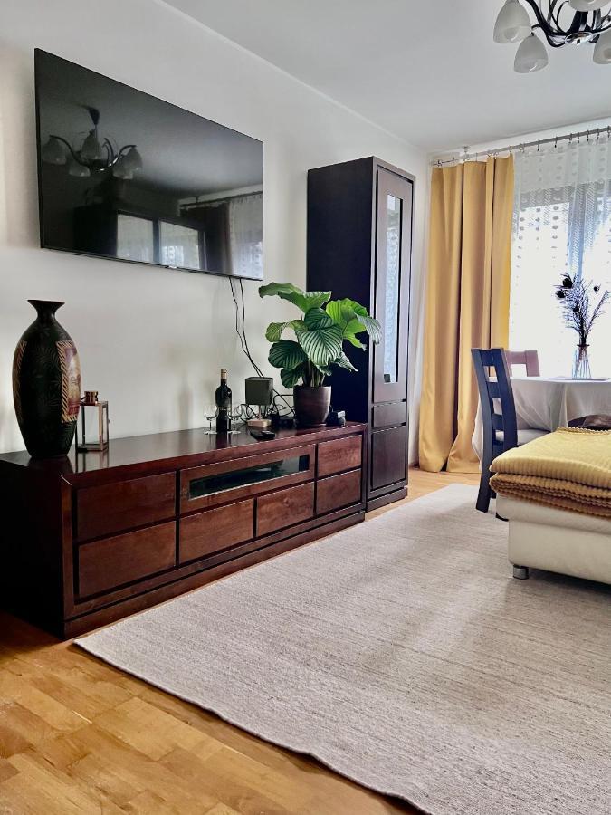 Yellow Apartment Airport Galeria Mokotow Netflix Warschau Buitenkant foto