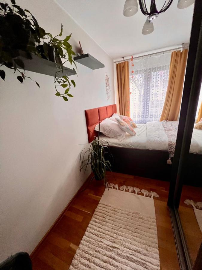 Yellow Apartment Airport Galeria Mokotow Netflix Warschau Buitenkant foto